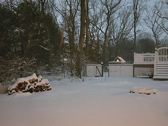 4th image of 547 Long Island Ave