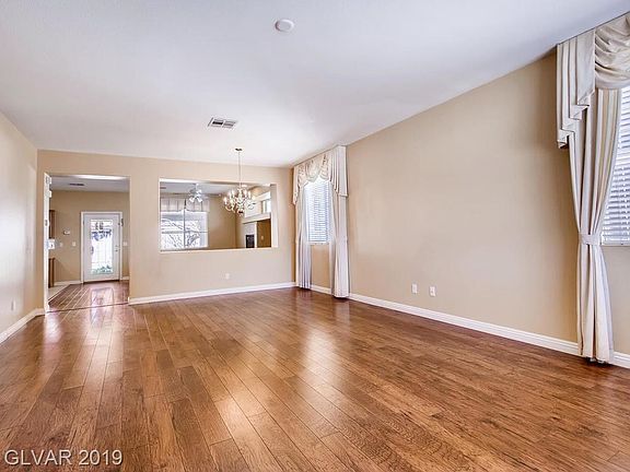 4th image of 1048 Painted Daisy Ave