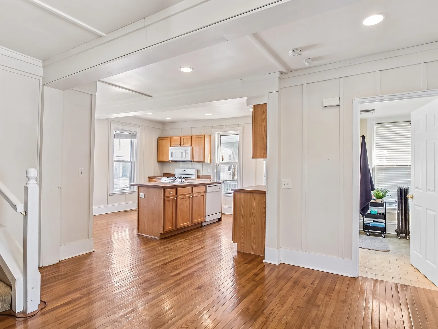 5 bed, 1587 sqft, $4,249 — Photo 1