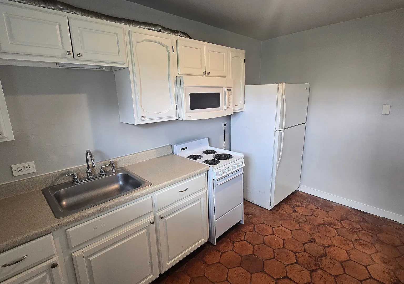 2614 Monterey Street — Photo 2