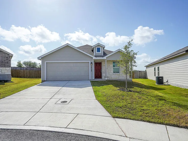 5926 Seaside Mnr — Photo 2