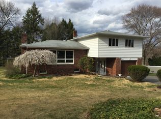 10 Hemlock Rd, Carmel, NY 10512