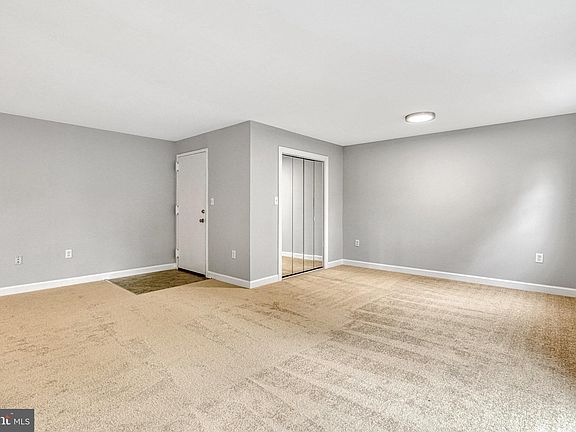 3rd image of 9487 Fairfax Blvd APT 303