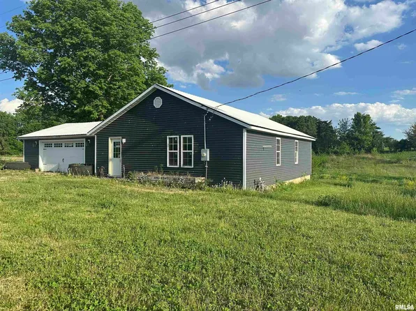 705 W Williams St, Wyoming, IL 61491