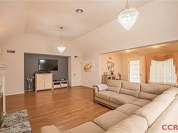5th image of 325 E Camino Colegio