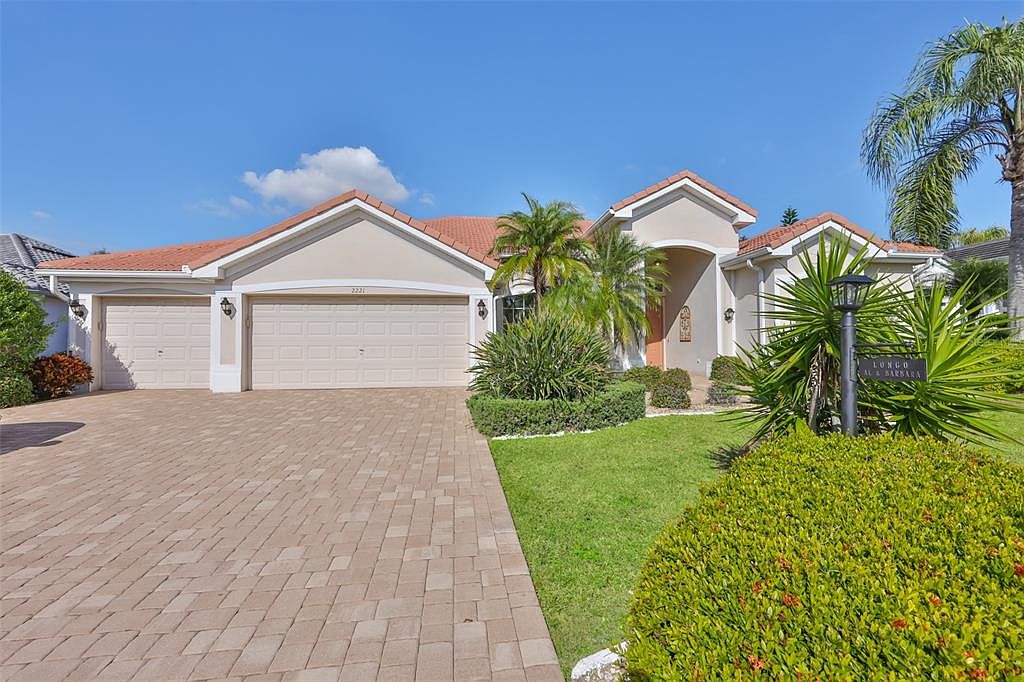 2221 Platinum Dr
