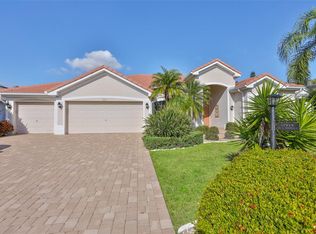 2221 Platinum Dr, Sun City Center, FL 33573