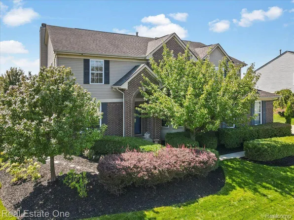781 Chelsea Ct, Oxford, MI 48371