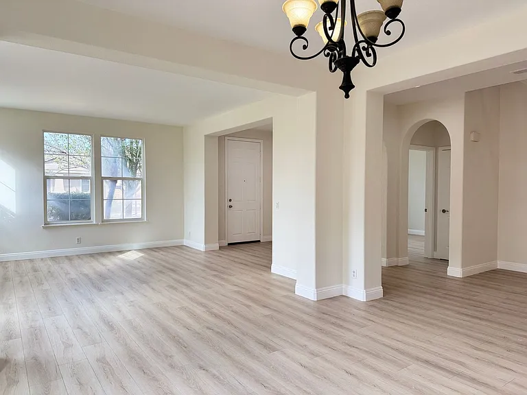 6855 Edinburgh Rd — Photo 7
