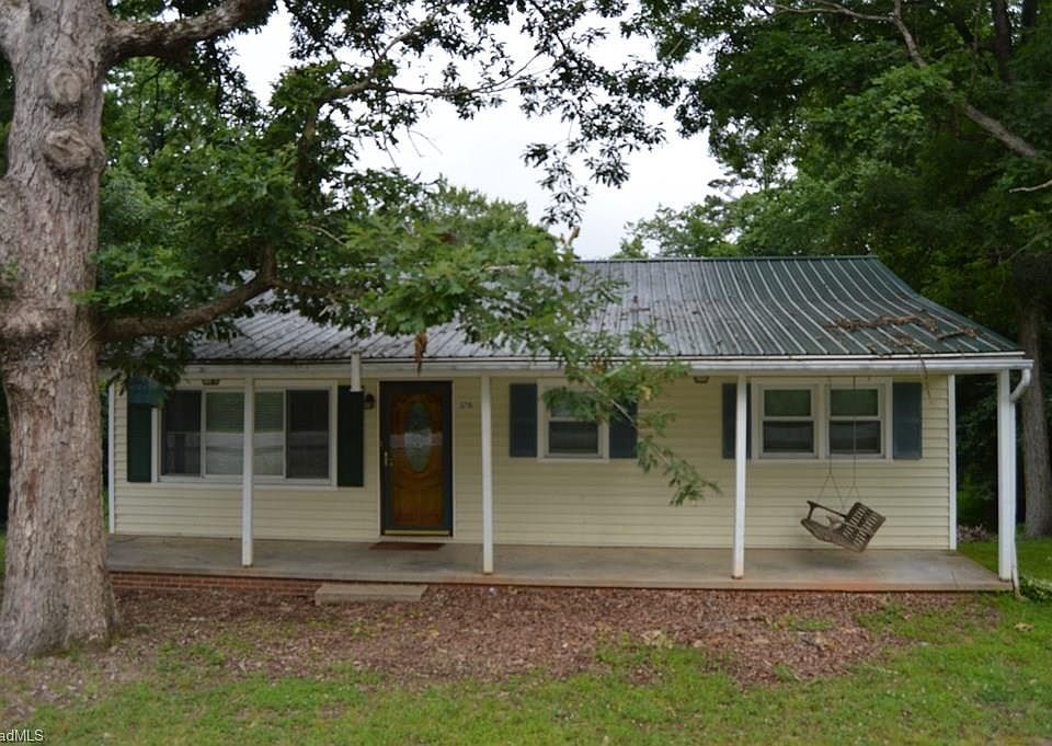 2nd image of 5715 Uwharrie Rd