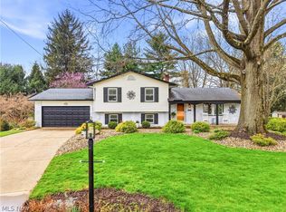 276 High Point Cir, Tallmadge, OH 44278