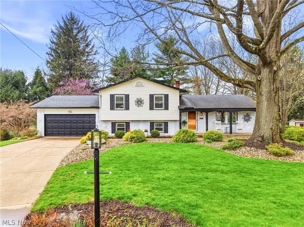 276 High Point Cir, Tallmadge, OH 44278