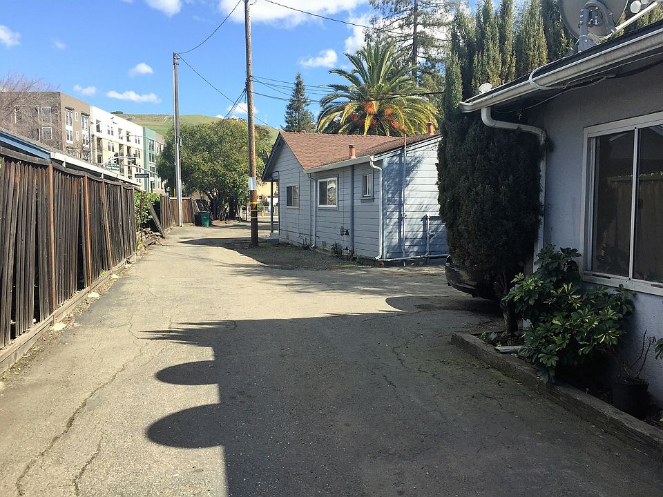 2nd image of 29013 Dixon St APT 1