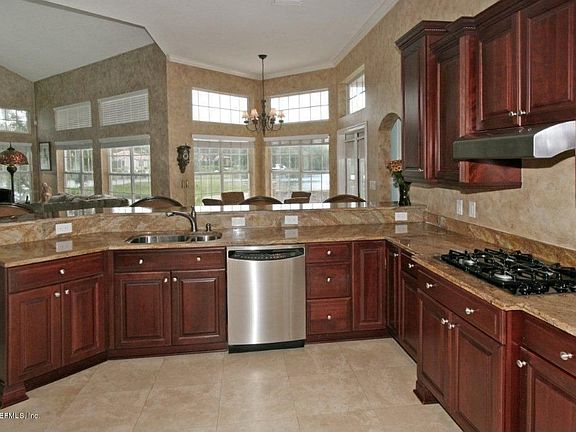 3rd image of 13818 Fiddlers Point Dr