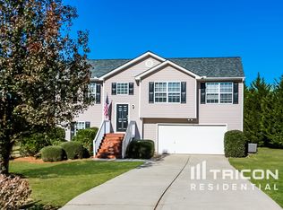 486 Raymond Dr, Winder, GA 30680