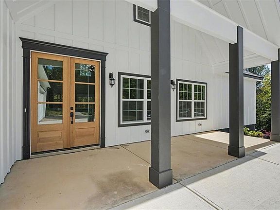3rd image of 242 Mulberry Ln