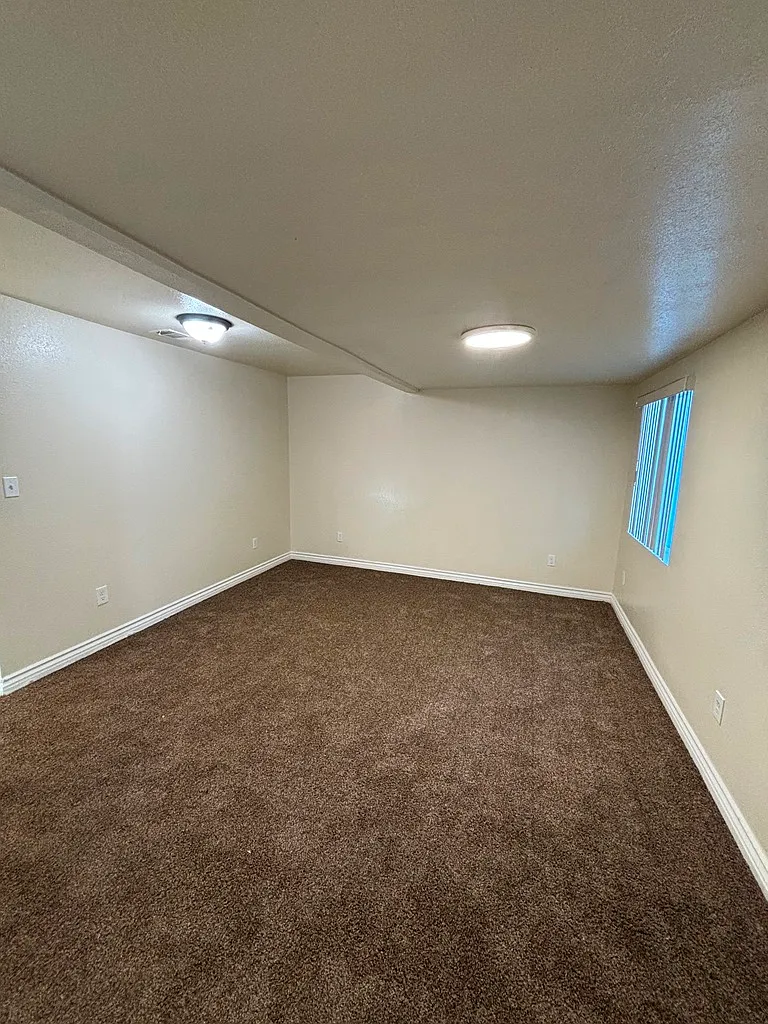 2 bed, 750 sqft, $2,900 — Photo 3