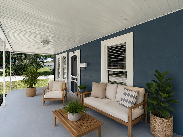 315 E Ford St — Photo 3