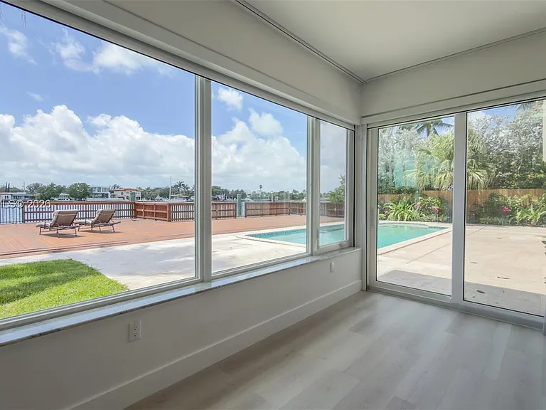 1690 Daytonia Rd — Photo 32