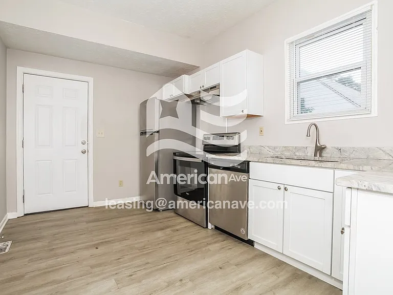 655812_007_wm_-_kitchen_13136656.jpg