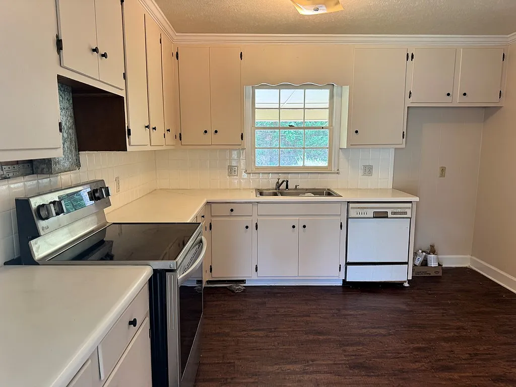 3 bed, 1666 sqft, $1,800 — Photo 4