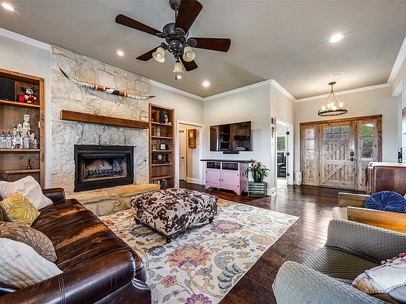 3rd image of 1462 Durham Rd