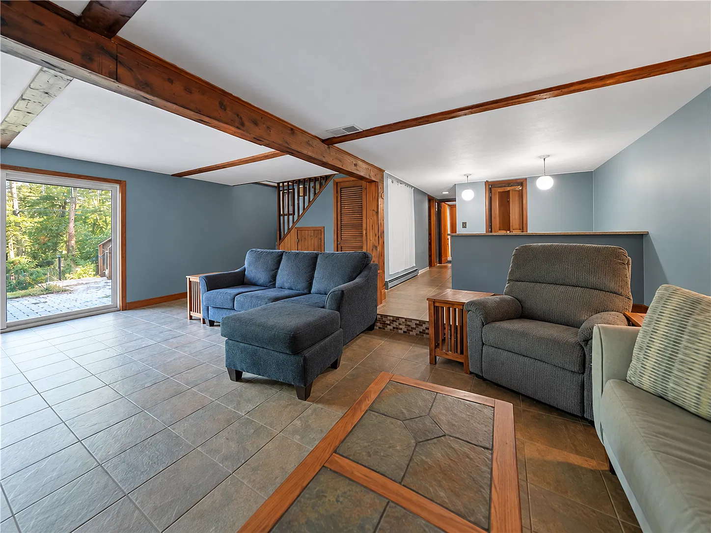 4 bed, 1824 sqft, $3,200 — Photo 3