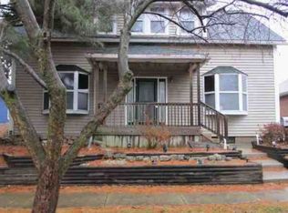 715 12th St, Highland, IL 62249