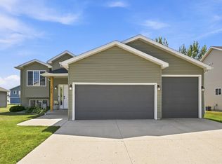 1829 43rd Ave S, Moorhead, MN 56560