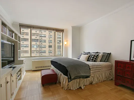 Sold by Sotheby's International Realty | media 7