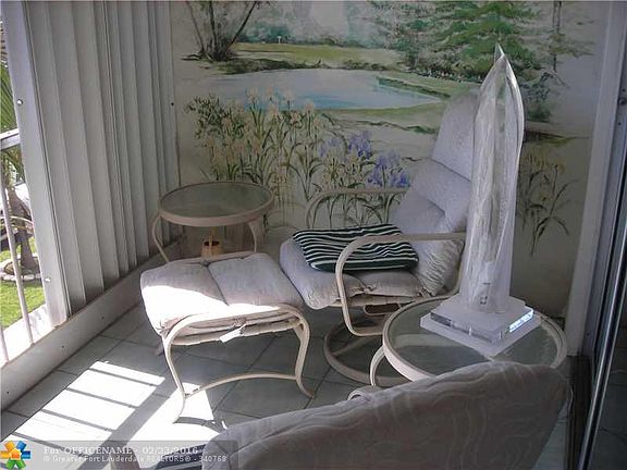 4th image of 3211 NE 8th St APT 301