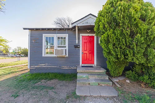 821 S Travis St #2 Photo 1