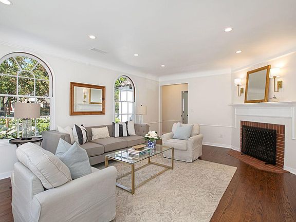 5th image of 2344 Paloma St