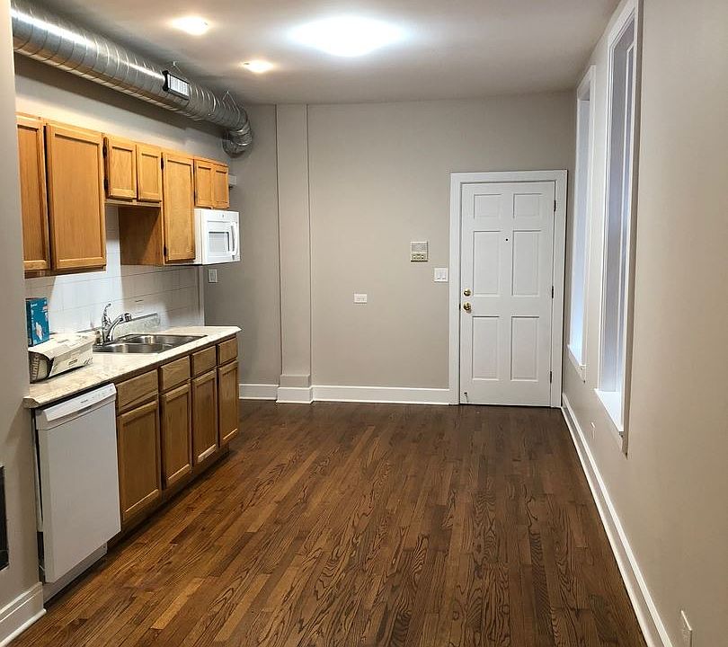 1st image of 978 W 19th St #6666231