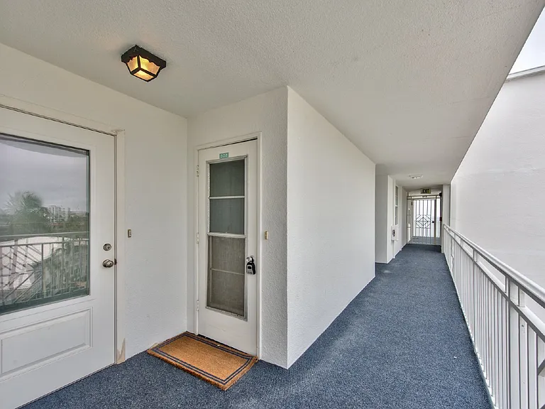 2121 Gulf Shore Blvd N #503 — Photo 16