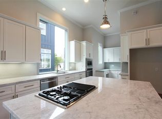 1030 W 18th St, Houston, TX 77008