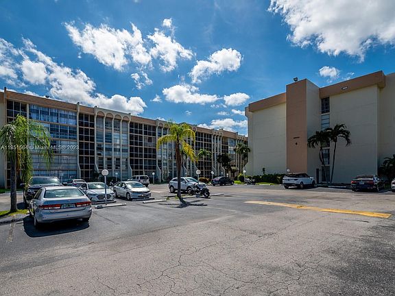 2nd image of 2000 Atlantic Shores Blvd APT 205