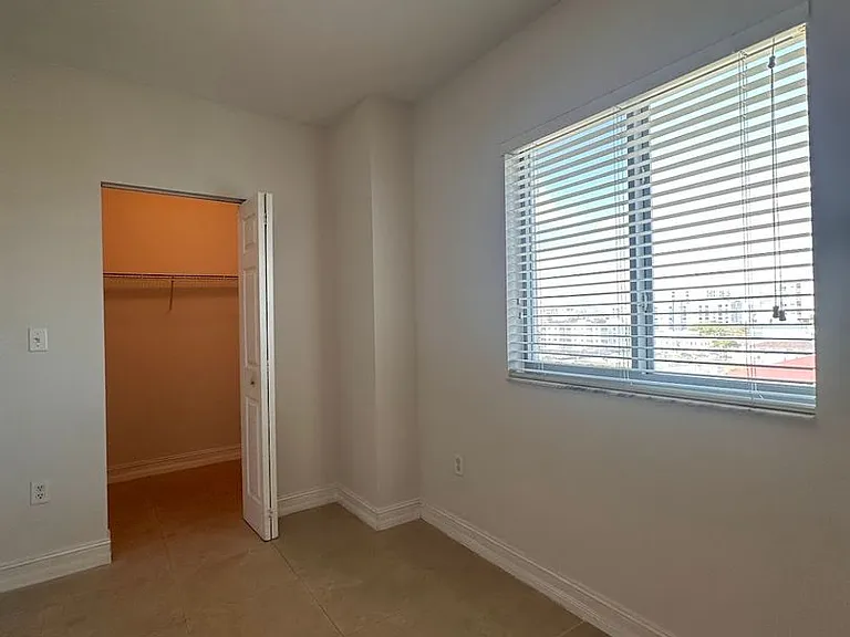 Vista del Rio Apartments — Photo 52