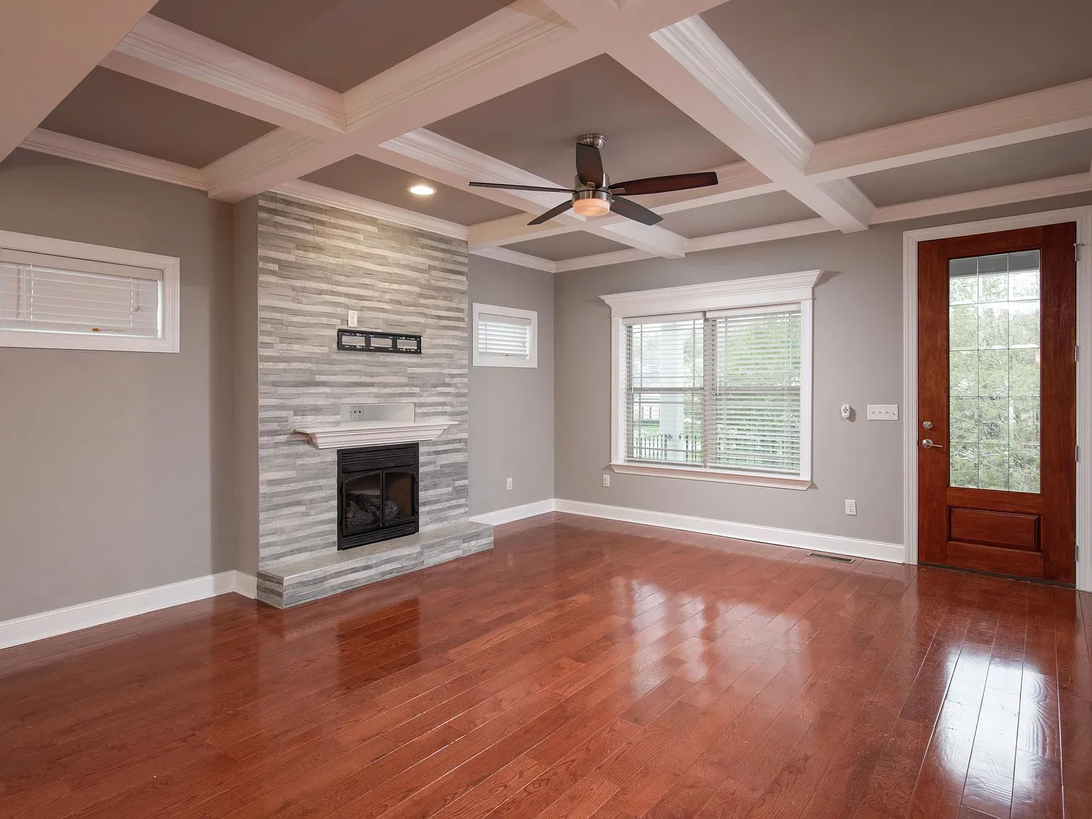 5 bed, 3.5 bath, 2700 sqft, $2,900 — Photo 3