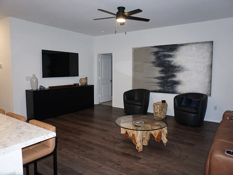 1487 Meadows Dr — Photo 8