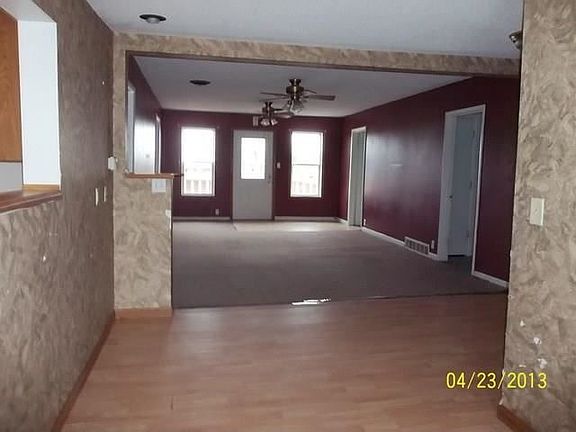 3rd image of 30 16th St SE