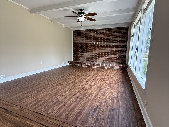 2nd image of 103 Ashwood Ln