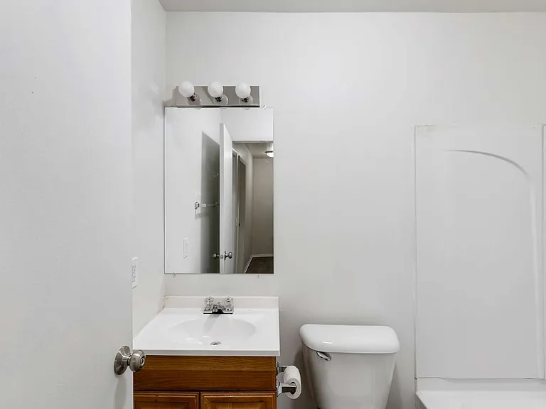 12513 Church St — Photo 40