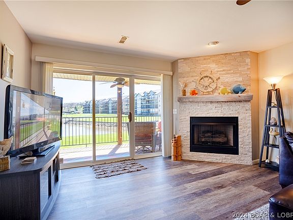 5th image of 121 Cedar Glen Ct #1C