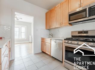 3530 N Broadway St #3F, Chicago, IL 60657