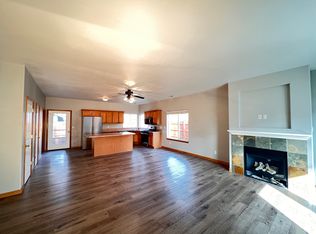 20668 Honeysuckle Ln, Bend, OR 97702