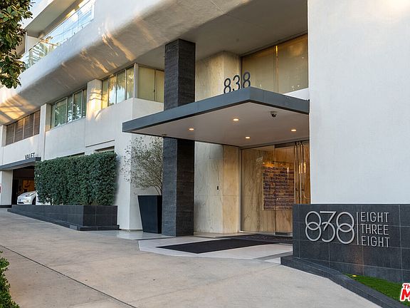 2nd image of 838 N Doheny Dr APT 1001