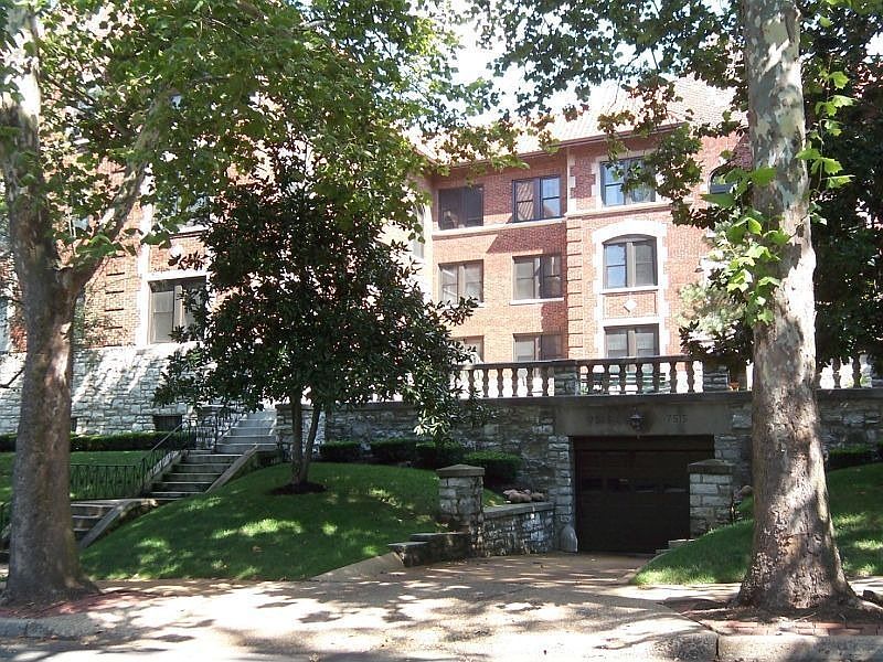 1st image of 7525 Buckingham Dr APT 1S