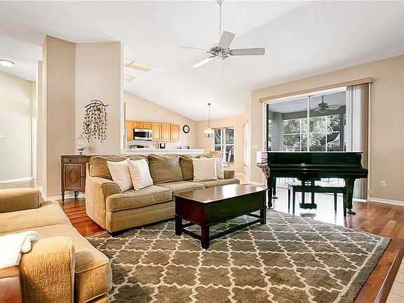4th image of 10212 Pointview Ct #4