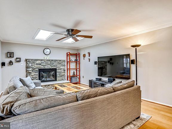 5th image of 15717 Indianola Dr